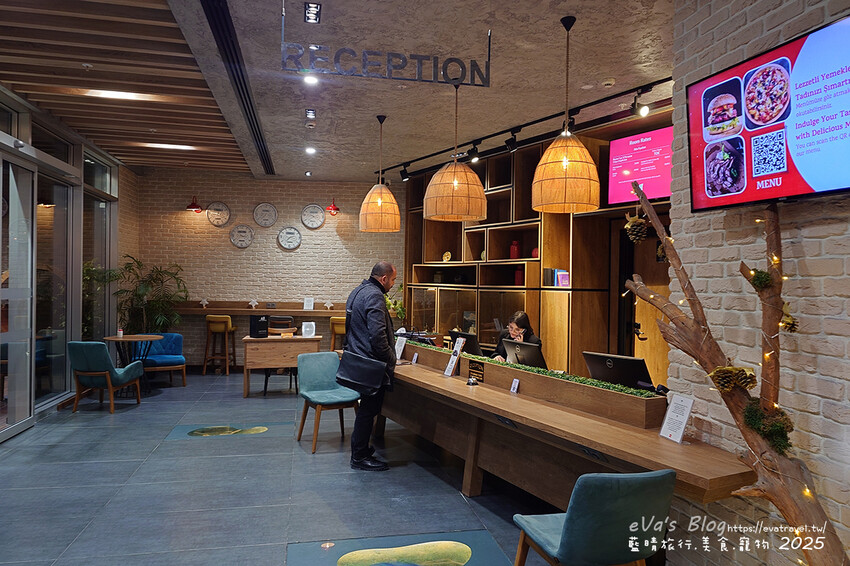 土耳其【土耳其蜜月旅遊】Ibis Istanbul Airport 宜必思伊斯坦堡機場飯店｜機場周邊住宿推薦，簡約雙人房型與豐盛早餐實拍分享。土耳其住宿