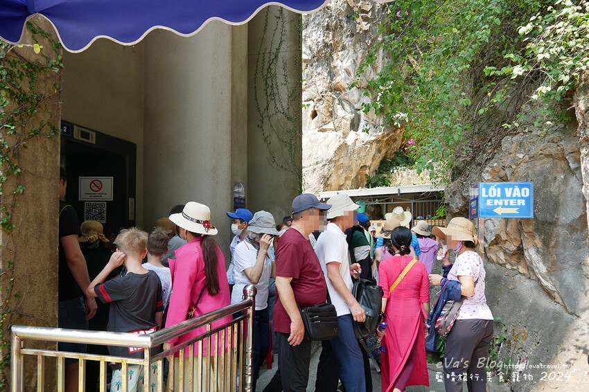 泰國【越南旅遊】The Marble Mountains 五行山共有金、木、水、火、土五座山峰，其中水山是最高也最漂亮的一座山(可以搭電梯)，著名的玄空洞充滿仙氣要看喔。越南景點