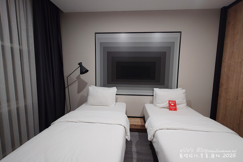 土耳其【土耳其蜜月旅遊】Ibis Istanbul Airport 宜必思伊斯坦堡機場飯店｜機場周邊住宿推薦，簡約雙人房型與豐盛早餐實拍分享。土耳其住宿