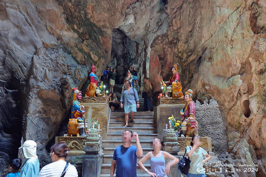 泰國【越南旅遊】The Marble Mountains 五行山共有金、木、水、火、土五座山峰，其中水山是最高也最漂亮的一座山(可以搭電梯)，著名的玄空洞充滿仙氣要看喔。越南景點