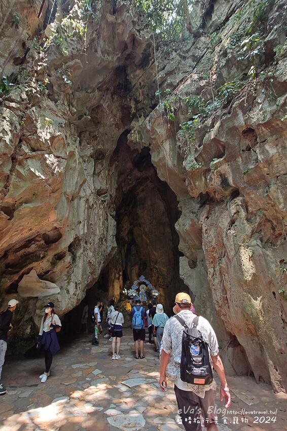 泰國【越南旅遊】The Marble Mountains 五行山共有金、木、水、火、土五座山峰，其中水山是最高也最漂亮的一座山(可以搭電梯)，著名的玄空洞充滿仙氣要看喔。越南景點