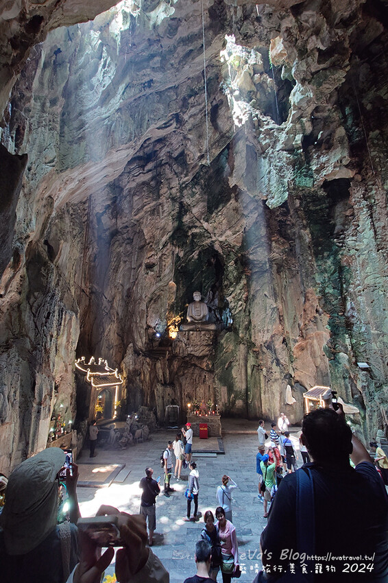 泰國【越南旅遊】The Marble Mountains 五行山共有金、木、水、火、土五座山峰，其中水山是最高也最漂亮的一座山(可以搭電梯)，著名的玄空洞充滿仙氣要看喔。越南景點