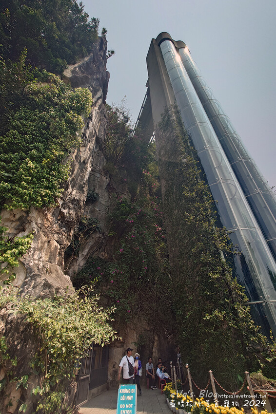 泰國【越南旅遊】The Marble Mountains 五行山共有金、木、水、火、土五座山峰，其中水山是最高也最漂亮的一座山(可以搭電梯)，著名的玄空洞充滿仙氣要看喔。越南景點