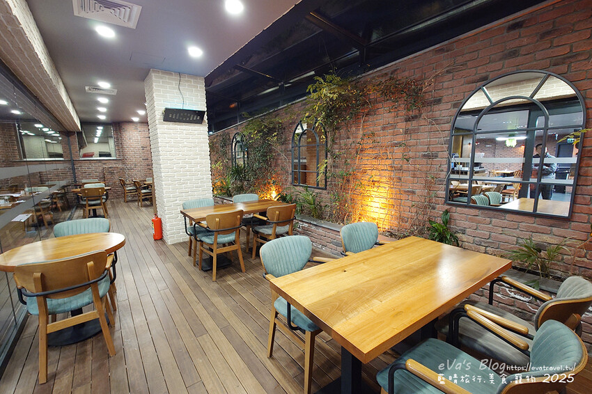 土耳其【土耳其蜜月旅遊】Ibis Istanbul Airport 宜必思伊斯坦堡機場飯店｜機場周邊住宿推薦，簡約雙人房型與豐盛早餐實拍分享。土耳其住宿