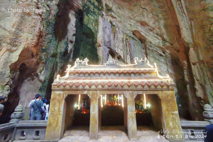 泰國【越南旅遊】The Marble Mountains 五行山共有金、木、水、火、土五座山峰，其中水山是最高也最漂亮的一座山(可以搭電梯)，著名的玄空洞充滿仙氣要看喔。越南景點