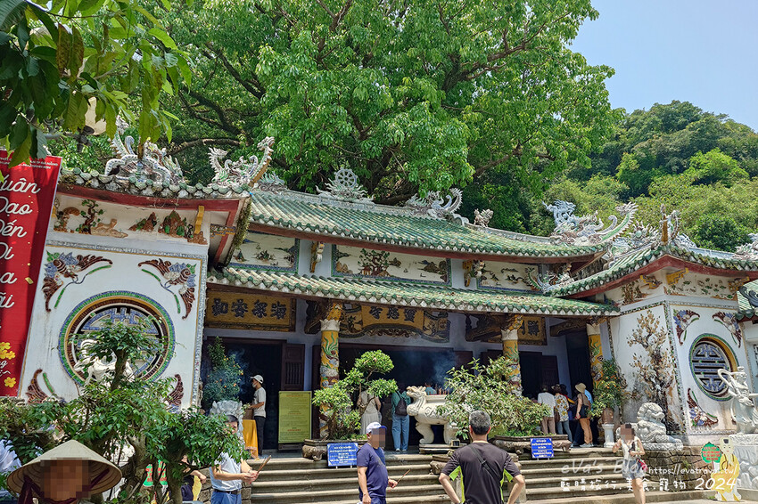 泰國【越南旅遊】The Marble Mountains 五行山共有金、木、水、火、土五座山峰，其中水山是最高也最漂亮的一座山(可以搭電梯)，著名的玄空洞充滿仙氣要看喔。越南景點