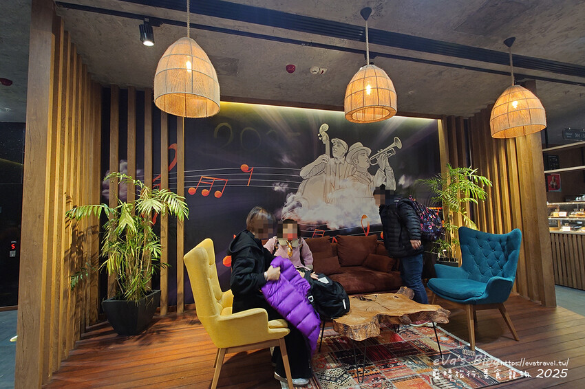 土耳其【土耳其蜜月旅遊】Ibis Istanbul Airport 宜必思伊斯坦堡機場飯店｜機場周邊住宿推薦，簡約雙人房型與豐盛早餐實拍分享。土耳其住宿