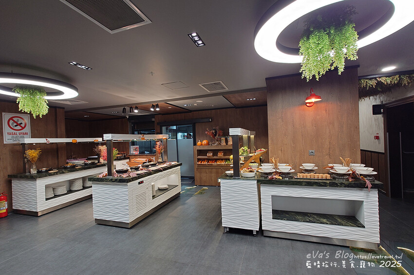 土耳其【土耳其蜜月旅遊】Ibis Istanbul Airport 宜必思伊斯坦堡機場飯店｜機場周邊住宿推薦，簡約雙人房型與豐盛早餐實拍分享。土耳其住宿