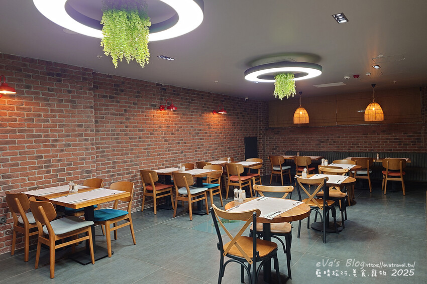 土耳其【土耳其蜜月旅遊】Ibis Istanbul Airport 宜必思伊斯坦堡機場飯店｜機場周邊住宿推薦，簡約雙人房型與豐盛早餐實拍分享。土耳其住宿