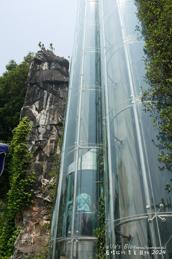 泰國【越南旅遊】The Marble Mountains 五行山共有金、木、水、火、土五座山峰，其中水山是最高也最漂亮的一座山(可以搭電梯)，著名的玄空洞充滿仙氣要看喔。越南景點