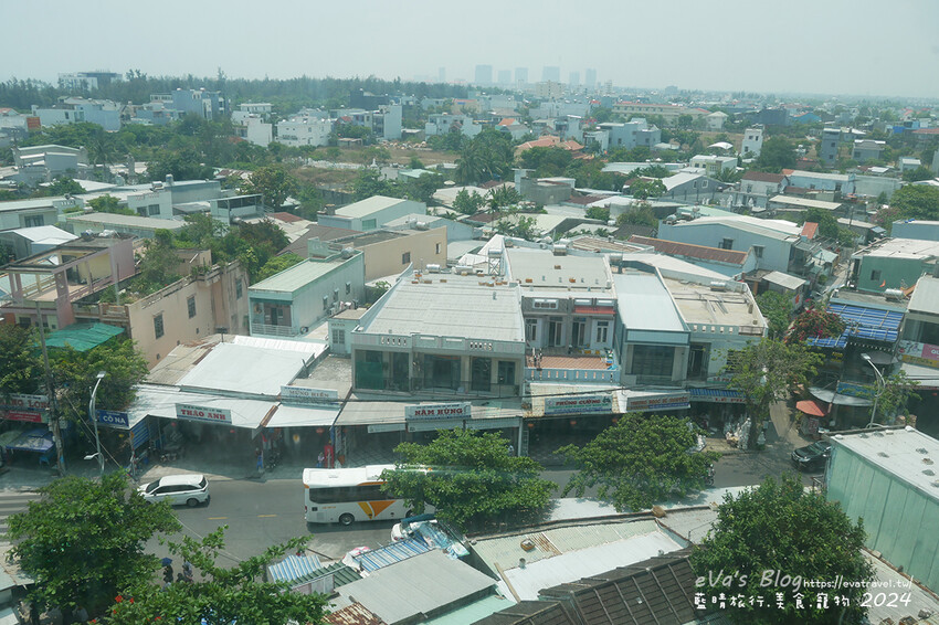 泰國【越南旅遊】The Marble Mountains 五行山共有金、木、水、火、土五座山峰，其中水山是最高也最漂亮的一座山(可以搭電梯)，著名的玄空洞充滿仙氣要看喔。越南景點