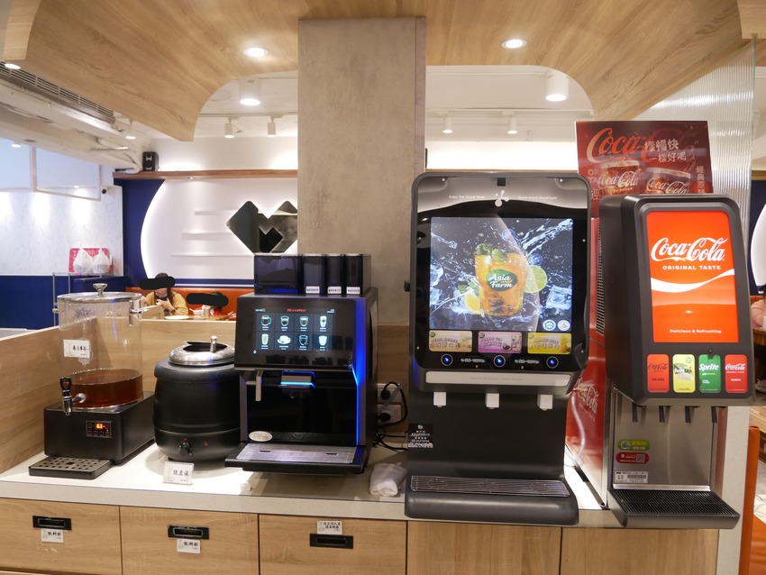 鐵了心火鍋(苗栗竹南店 )- 288元起享蔬食自助吧,提供12種湯頭、多樣肉品搭配,當月壽星招待「生日肉蛋糕」ヾ(@⌒ー⌒@)ノ