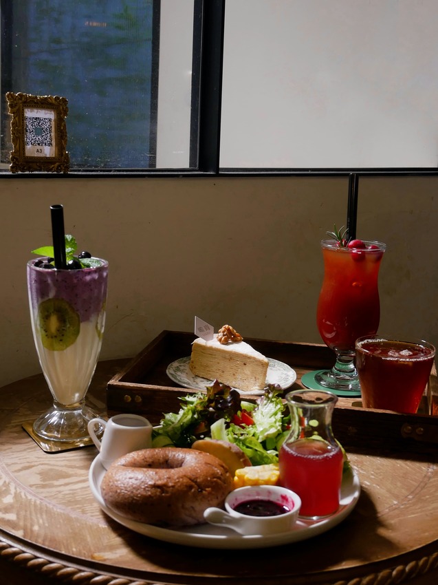 台中市西區嵨峝 𝕧𝕠𝕦̂𝕥𝕖（結束營業） -近台灣國立美術館的歐風咖啡廳，提供甜點/輕食/手沖咖啡/選物器皿（＾∀＾●）ﾉｼ