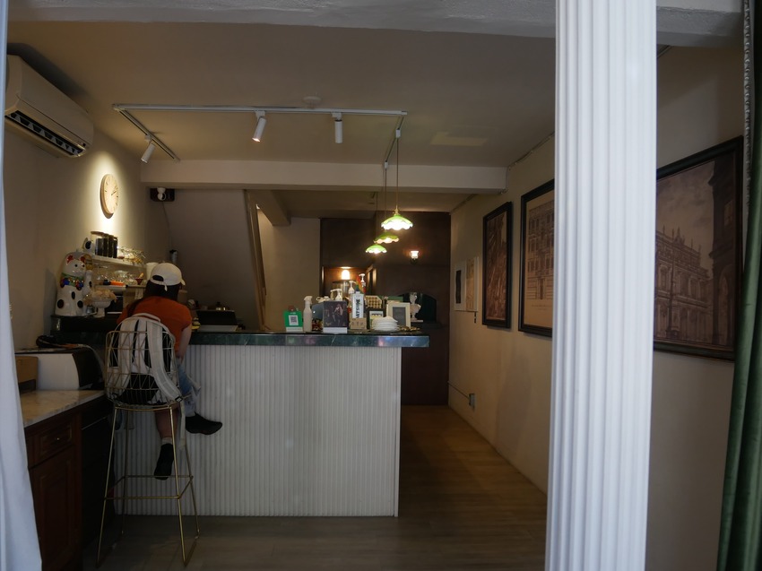 台中市西區嵨峝 𝕧𝕠𝕦̂𝕥𝕖（結束營業） -近台灣國立美術館的歐風咖啡廳，提供甜點/輕食/手沖咖啡/選物器皿（＾∀＾●）ﾉｼ