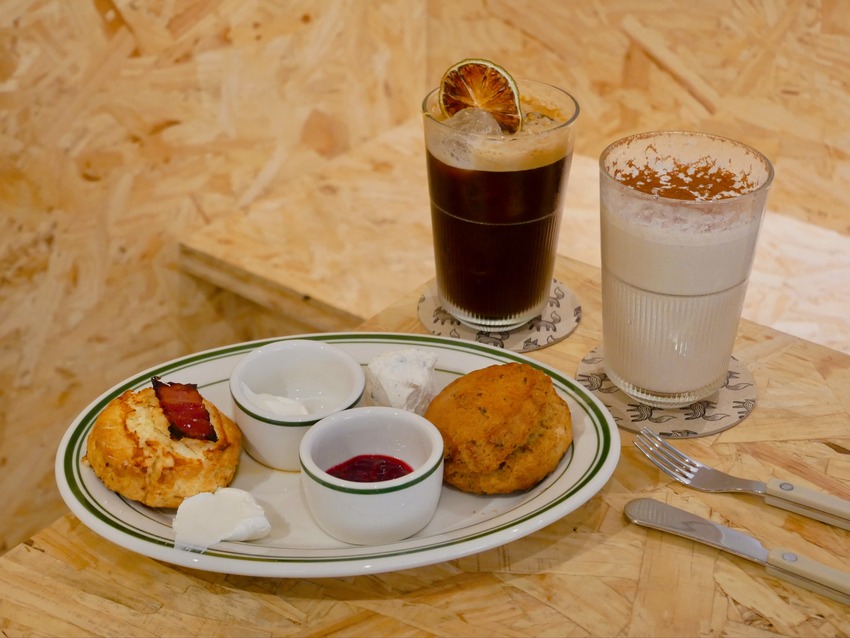 新竹市東區THE FOX COFFEE CLUB - 近新竹市政府的司康專賣店，每日手工製作八種口味司康(鹹甜皆有)，內用外帶都推薦o(*^＠^*)o