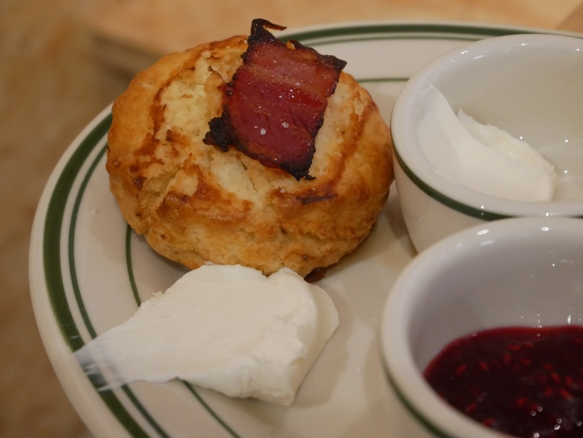 新竹市東區THE FOX COFFEE CLUB - 近新竹市政府的司康專賣店，每日手工製作八種口味司康(鹹甜皆有)，內用外帶都推薦o(*^＠^*)o