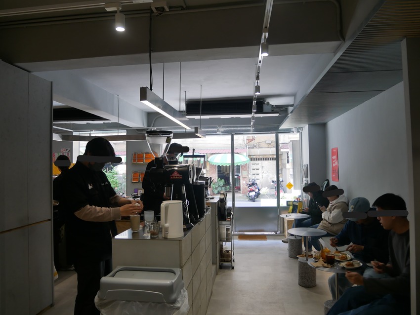 新竹市東區THE FOX COFFEE CLUB - 近新竹市政府的司康專賣店，每日手工製作八種口味司康(鹹甜皆有)，內用外帶都推薦o(*^＠^*)o