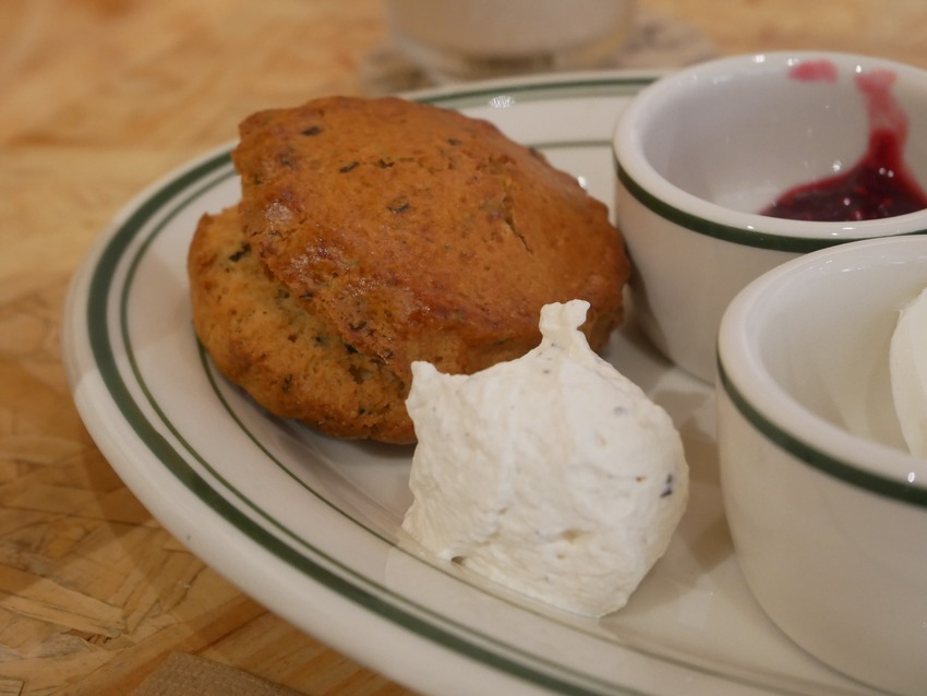 新竹市東區THE FOX COFFEE CLUB - 近新竹市政府的司康專賣店，每日手工製作八種口味司康(鹹甜皆有)，內用外帶都推薦o(*^＠^*)o