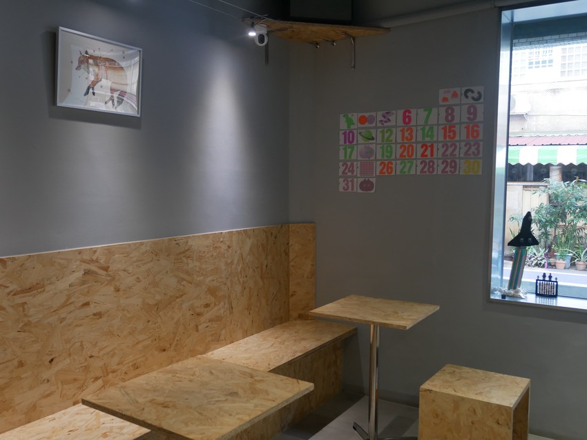 新竹市東區THE FOX COFFEE CLUB - 近新竹市政府的司康專賣店，每日手工製作八種口味司康(鹹甜皆有)，內用外帶都推薦o(*^＠^*)o