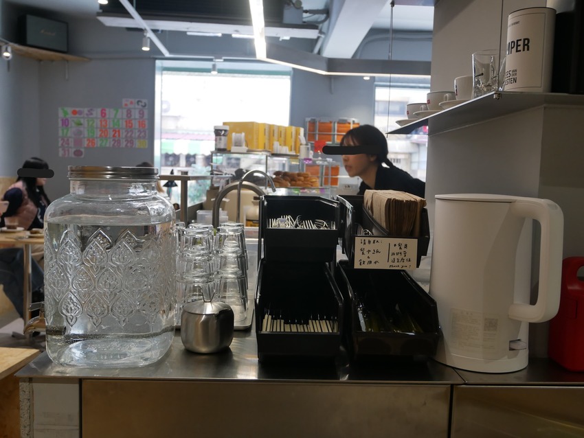 新竹市東區THE FOX COFFEE CLUB - 近新竹市政府的司康專賣店，每日手工製作八種口味司康(鹹甜皆有)，內用外帶都推薦o(*^＠^*)o