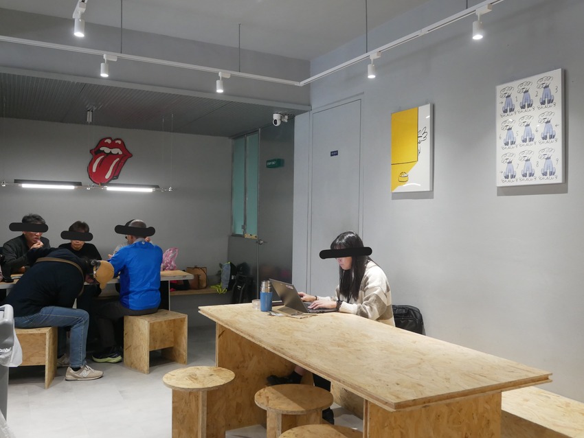 新竹市東區THE FOX COFFEE CLUB - 近新竹市政府的司康專賣店，每日手工製作八種口味司康(鹹甜皆有)，內用外帶都推薦o(*^＠^*)o