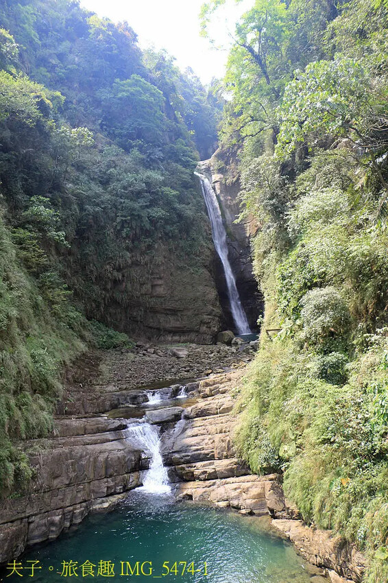 南投瑞龍瀑布園區 空中觀瀑平台 瀑布近在咫尺彷彿觸手可及
