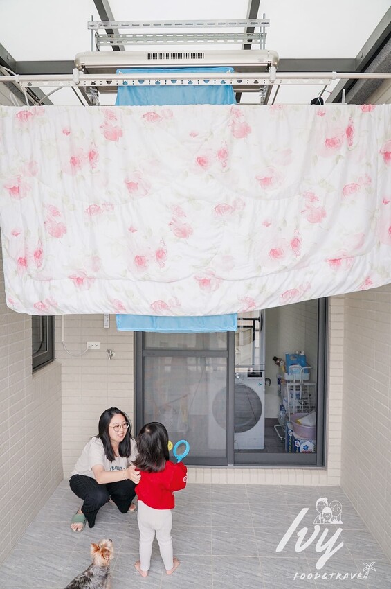 母親節送禮首選! 電動曬衣架推薦 「HCG和成」，遙控升降輕鬆晾衣晾被，搭配恆溫式烘乾、專利烘衣罩，毛衣也能高效烘乾！ - 艾薇覓食趣