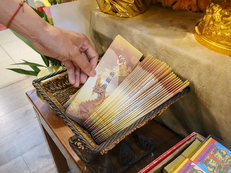 新竹市東區象神居 新竹四面佛！信仰與靈性的交會點泰國蠟燭、佛牌聖物、法力刺青一次了解！