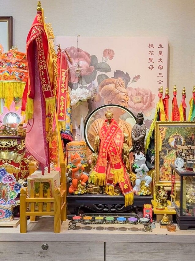 新竹市東區象神居 新竹四面佛！信仰與靈性的交會點泰國蠟燭、佛牌聖物、法力刺青一次了解！