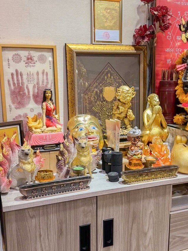 新竹市東區象神居 新竹四面佛！信仰與靈性的交會點泰國蠟燭、佛牌聖物、法力刺青一次了解！