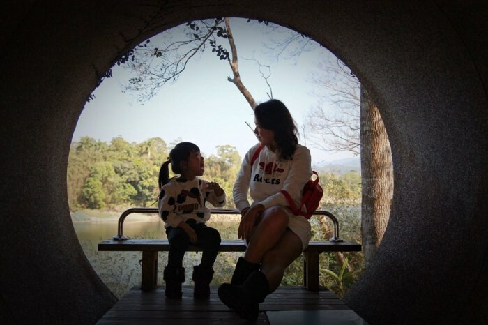 彰化縣社頭鄉彰化景點/台灣手套博物館,看世界最大的手套還能觀賞高鐵奔馳,也有不少免費遊戲可體驗!