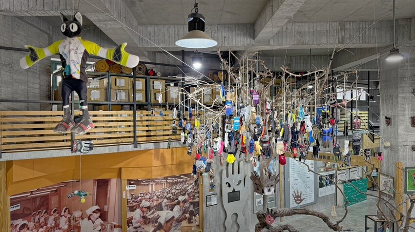 彰化縣社頭鄉彰化景點/台灣手套博物館,看世界最大的手套還能觀賞高鐵奔馳,也有不少免費遊戲可體驗!