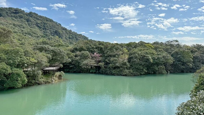 基隆市安樂區基隆景點/大武崙山、大武崙砲台、情人湖公園，半日遊很愜意！