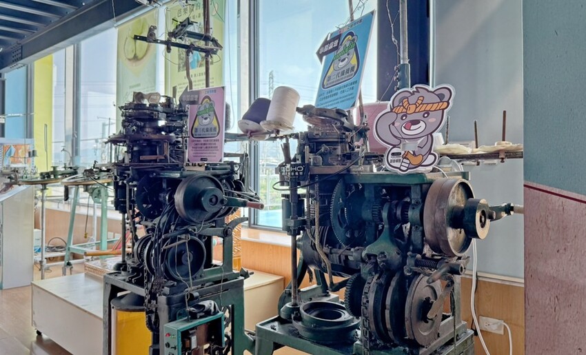 彰化縣社頭鄉彰化景點/樂活襪之鄉博物館,與其說是展售中心還比較貼切。