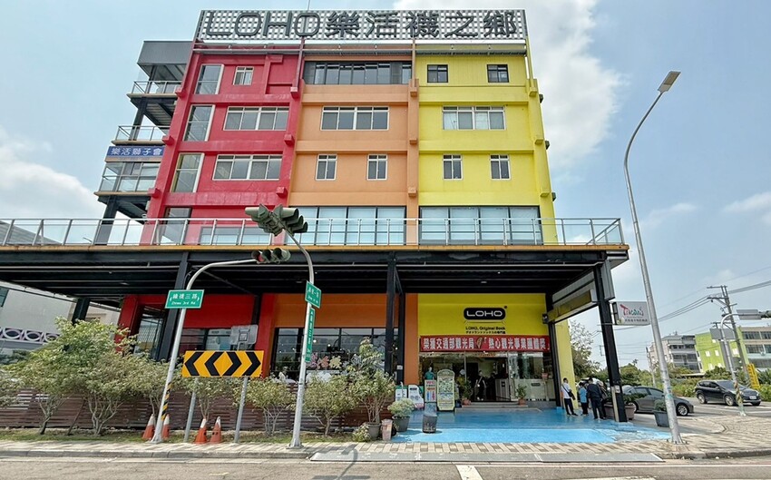 彰化縣社頭鄉彰化景點/樂活襪之鄉博物館,與其說是展售中心還比較貼切。