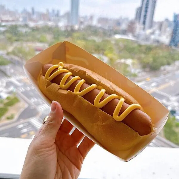 高雄電影院推薦 大立in89豪華影城 COACH 影廳只要加價20元就能享受到，再拿著購票優惠券到大城老船麵划算用