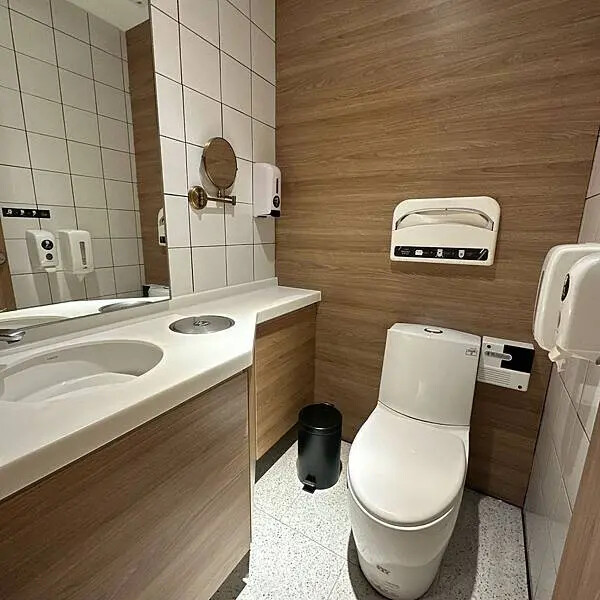 高雄電影院推薦 大立in89豪華影城 COACH 影廳只要加價20元就能享受到，再拿著購票優惠券到大城老船麵划算用