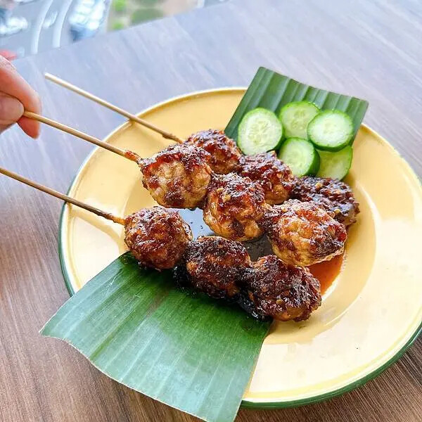 高雄電影院推薦 大立in89豪華影城 COACH 影廳只要加價20元就能享受到，再拿著購票優惠券到大城老船麵划算用