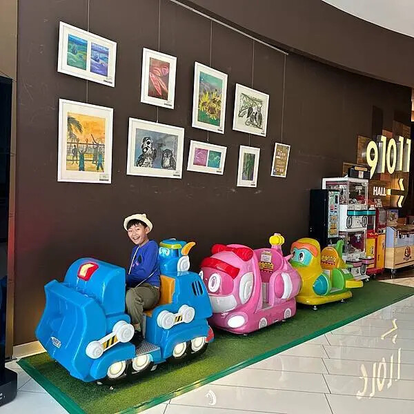 高雄電影院推薦 大立in89豪華影城 COACH 影廳只要加價20元就能享受到，再拿著購票優惠券到大城老船麵划算用