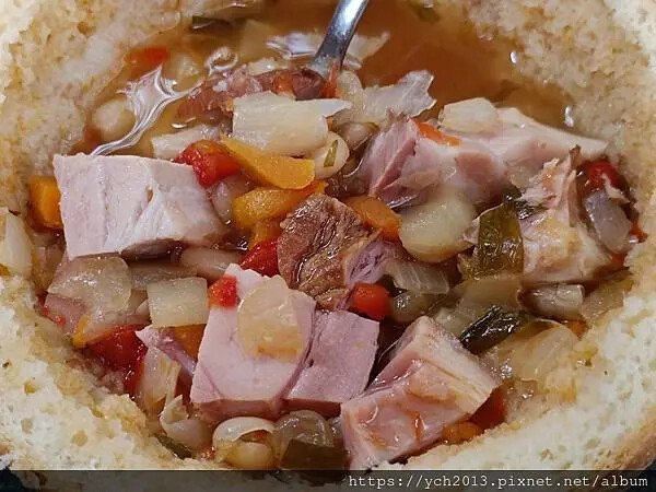 布拉索上山纜車站旁午餐/餐後搭纜車上山賞景 Brasov l 布拉索上山纜車站旁午餐/餐後搭纜車上山賞景 Brasov l