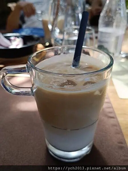 布拉索上山纜車站旁午餐/餐後搭纜車上山賞景 Brasov l 布拉索上山纜車站旁午餐/餐後搭纜車上山賞景 Brasov l