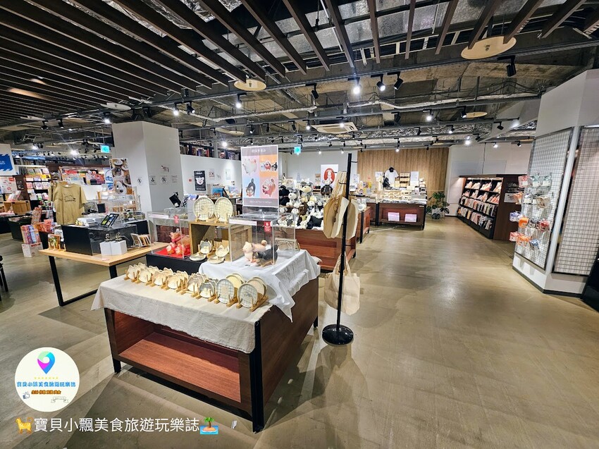 日本[旅遊]岡山 岡山站前商店街 巨型桃子吊飾 商店街的亮眼入口