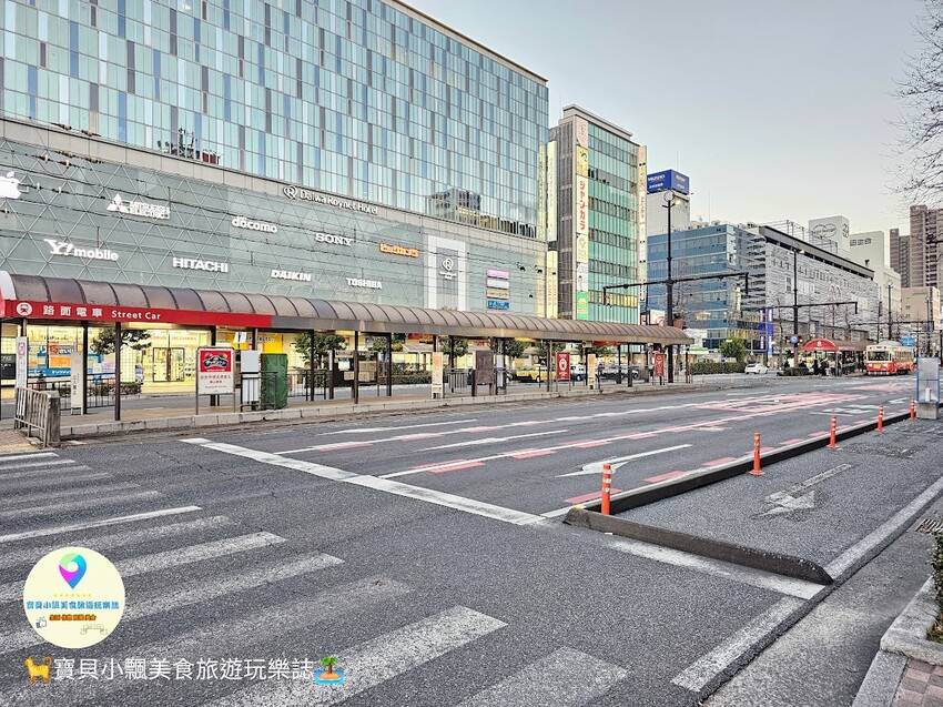 日本[旅遊]岡山 岡山站前商店街 巨型桃子吊飾 商店街的亮眼入口