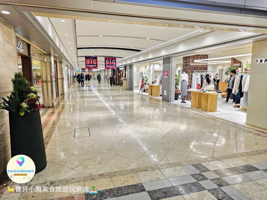 日本[旅遊]岡山 岡山站前商店街 巨型桃子吊飾 商店街的亮眼入口