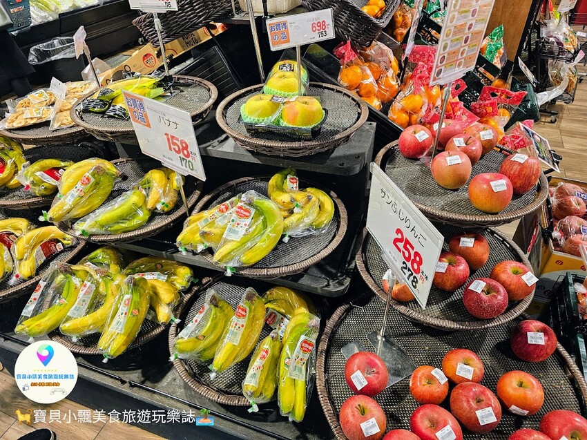 日本[旅遊]岡山 岡山站前商店街 巨型桃子吊飾 商店街的亮眼入口