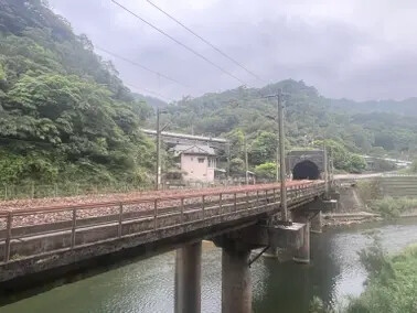 新北市三貂嶺站：平溪線一日遊。午餐寬哥那裡。來平日的瑞芳吃個義大利麵過個悠遊的下午