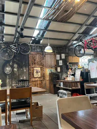 新北市三貂嶺站：平溪線一日遊。午餐寬哥那裡。來平日的瑞芳吃個義大利麵過個悠遊的下午