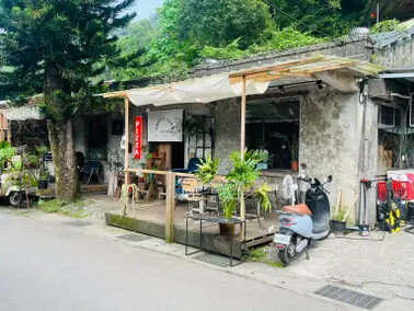 新北市三貂嶺站：平溪線一日遊。午餐寬哥那裡。來平日的瑞芳吃個義大利麵過個悠遊的下午