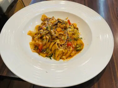 新北市三貂嶺站：平溪線一日遊。午餐寬哥那裡。來平日的瑞芳吃個義大利麵過個悠遊的下午