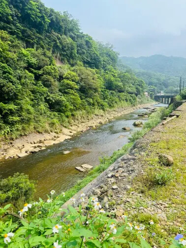 新北市三貂嶺站：平溪線一日遊。午餐寬哥那裡。來平日的瑞芳吃個義大利麵過個悠遊的下午